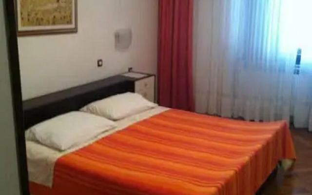 Rooms Aida