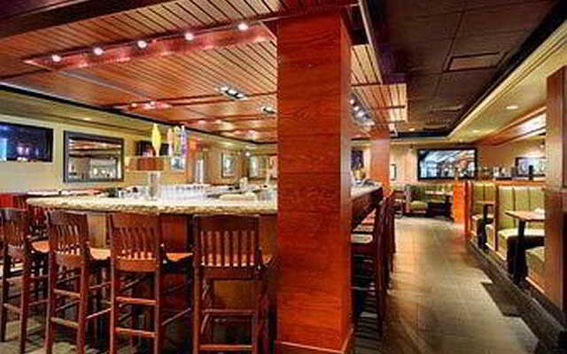 Days Inn & Suites Milwaukee Airport