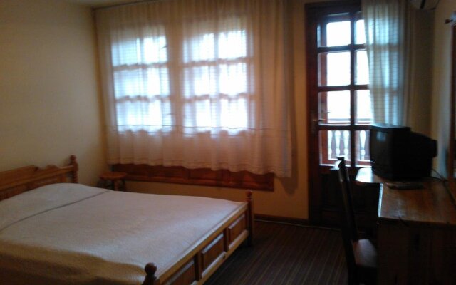 Boliarska Kashta Hotel