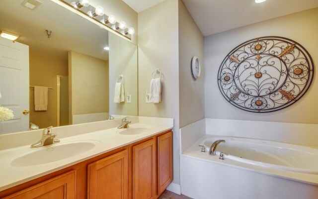 Lakefront Osage Beach Condo: Balcony & Pool Access