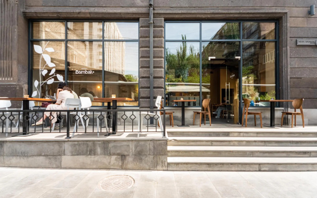 Stay Inn on Eznik Kokhbatsi Street 16