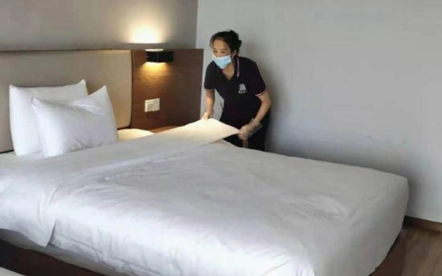 Chongqing Xidu TopView High Altitude Hotel (Chongqing Ranjiaba Dalongshan Light Rail Store)