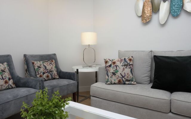 Exquisite apartment in Monte Estoril