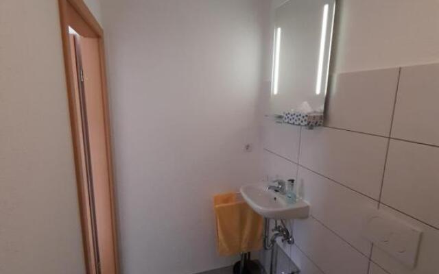 Eltinger Studio Apartment