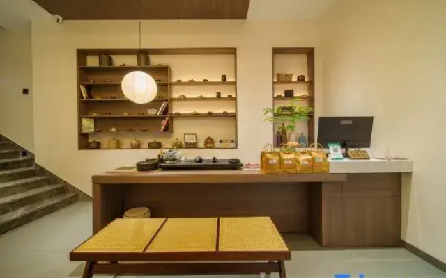 Linxiyuan Homestay (Jianshui Ancient City Small Train Store)