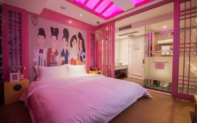 Love Of Swan Theme Hotel