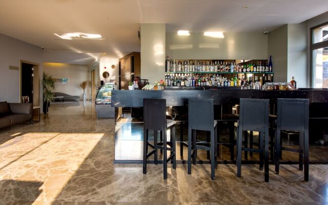 The Ray Hotel & Studios