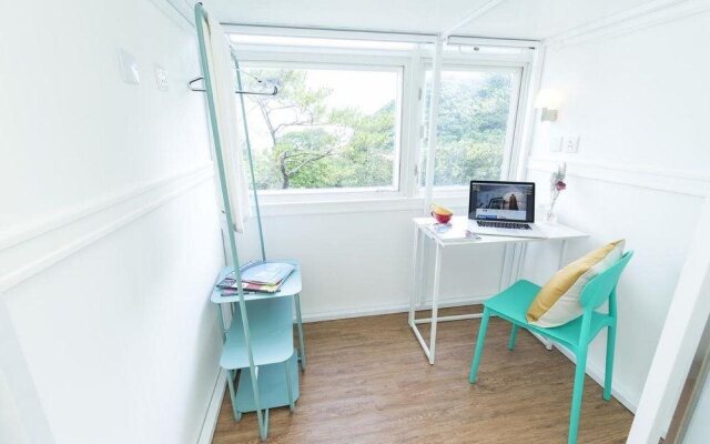 Mini Ocean Park Station - Adults Only