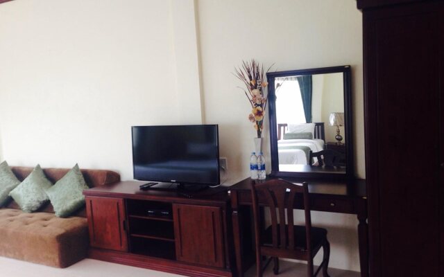 Hasna Palace