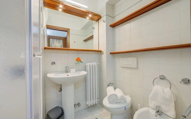 Leonardo House Garden Stresa Center