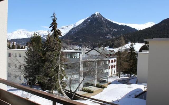 Barga Studios & Apartments