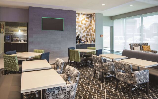 La Quinta Inn & Suites by Wyndham Atlanta South - McDonough