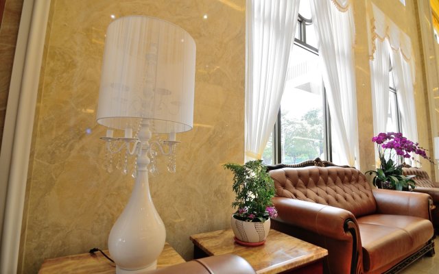 Royal Chiayi Hotel