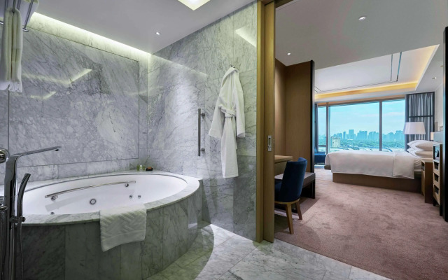 Hilton Manila
