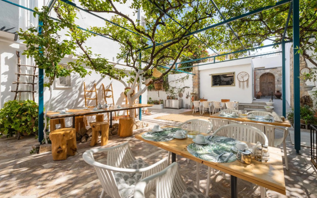 Lefka Hotel, Apartments & Studios