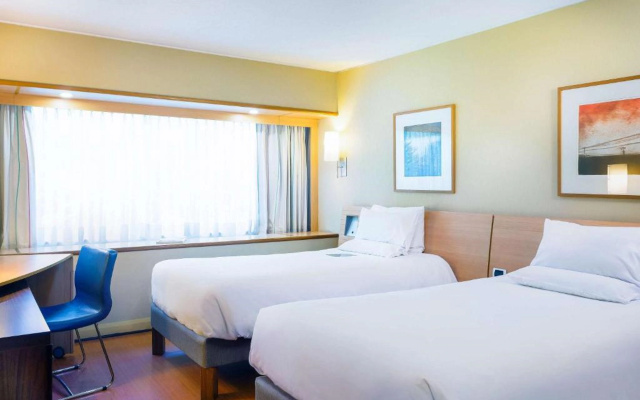 Hotel Novotel Santiago Vitacura - Image 4