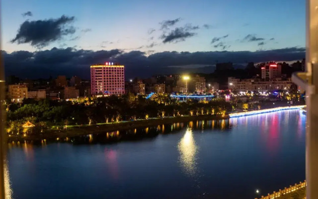 Lily Hotel ( Yangxi West Lake )
