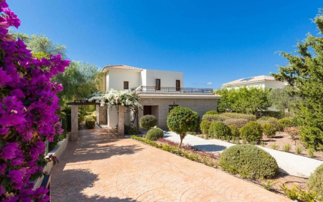 Aphrodite Hills Rentals – Apartments