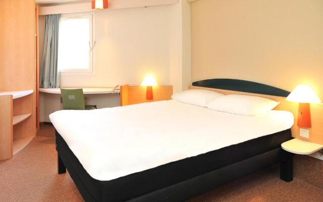 ibis Autun