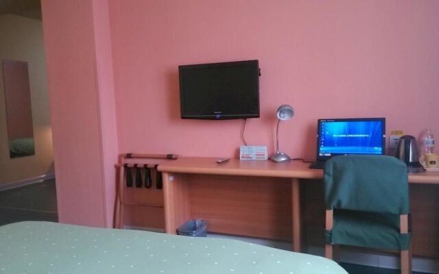 Homeinn Hotel (Qinhuangdao Railway Station)
