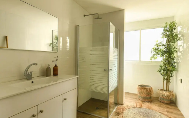 Prime location Sunny 3bedroom apartment