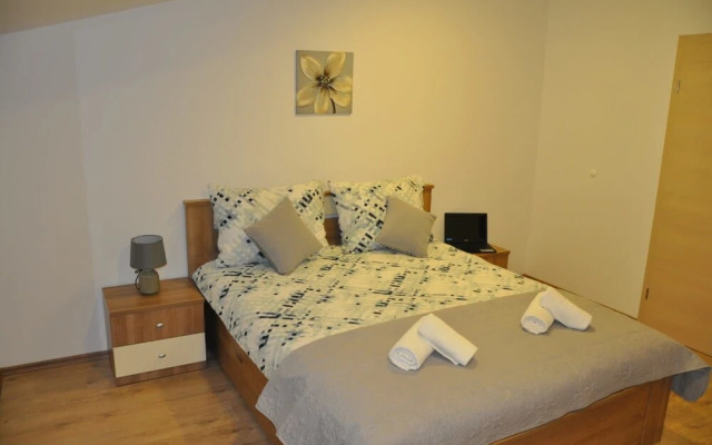 Apartment Doni