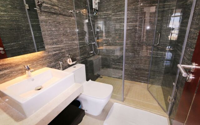 EASTLAND Hotel & Apartment