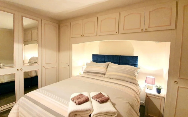 BookedUK - Bungalow House in Roydon