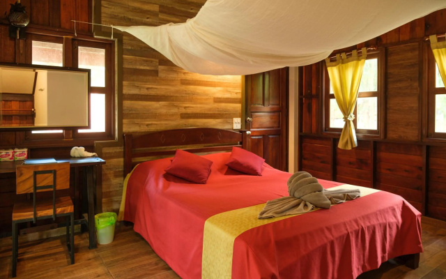 Joy Bungalow – Guest Rooms – Nuea Khlong