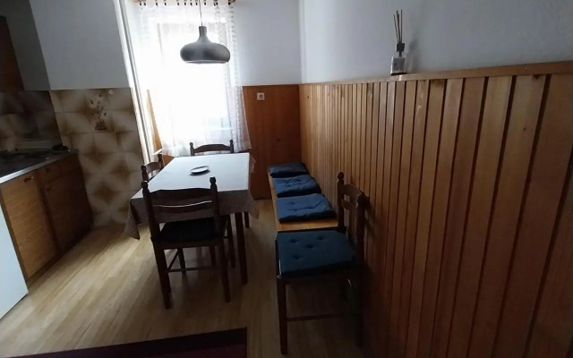 Apartma 27