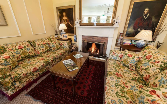 Cavens Country House