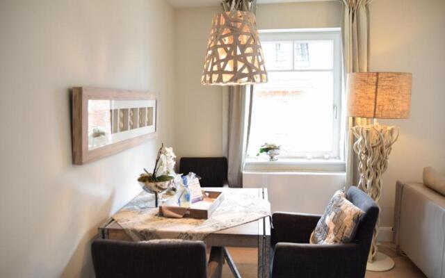 Berthin-Bleeg-Str. 1, W4, Esprit 3