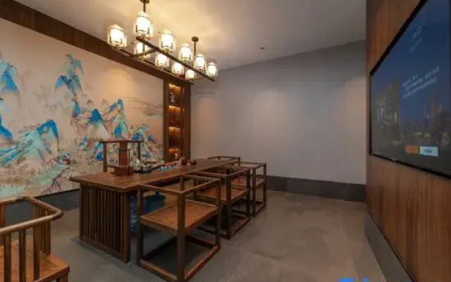 Leiyang Weihao Hotel (Wuyi Square Nanzheng Street)