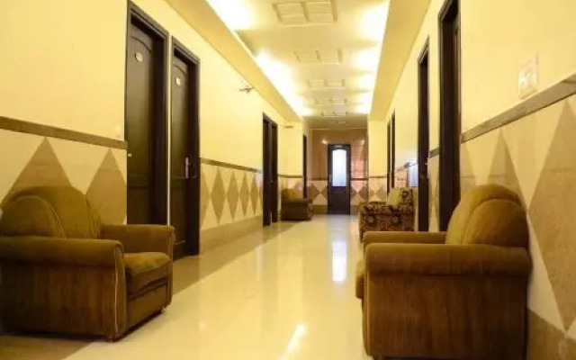 Pelican Hotel by OYO Rooms