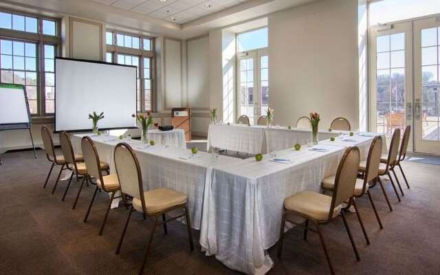 Grand Eastonian Hotel & Suites