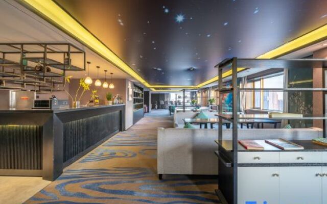 Manchester International Hotel (Hangzhou Qiushan Street Subway Station)