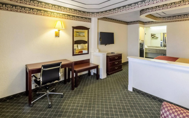 Three Rivers Executive Inn & Suites By OYO