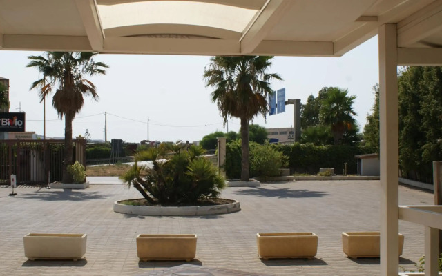 Mimi Hotel & Camping
