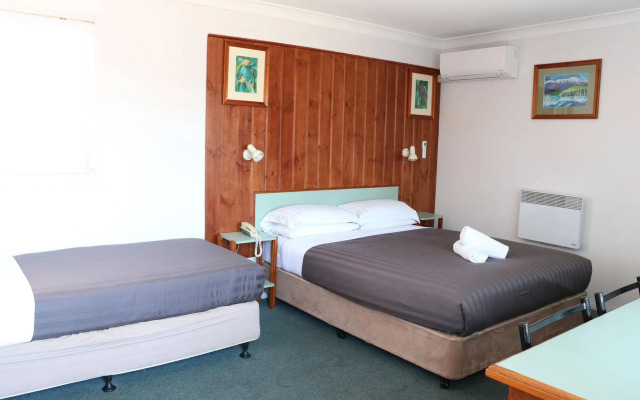 Hobart Tower Motel