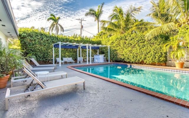 Chateau Hollywood Luxury Home & Pool near Hollywood Broadwalk