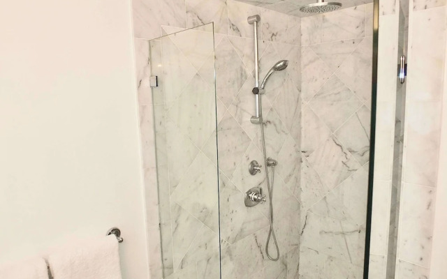 Steps to Beach & Alamitos Bay on LB Peninsula