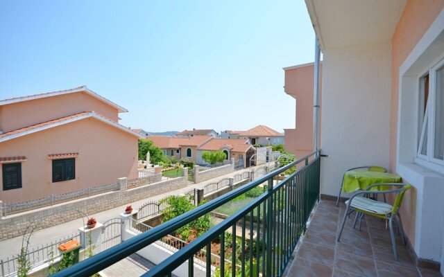 Apartments and Room Zinka
