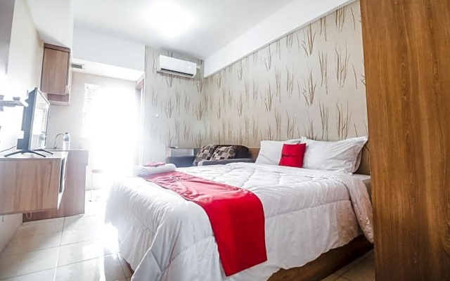RedDoorz Apartment @ Green Lake View Ciputat