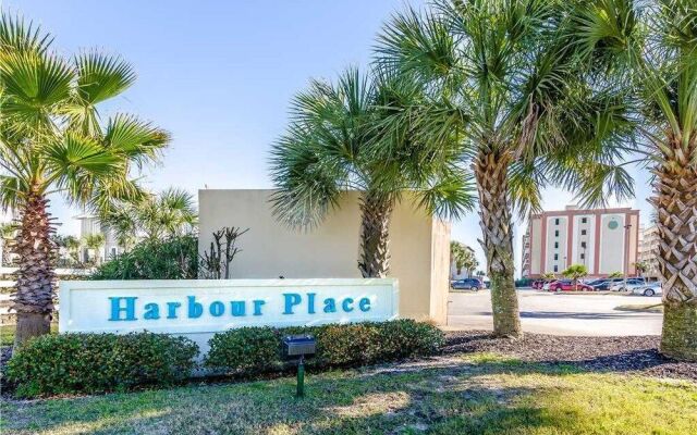 Harbour Place 109 - 3 Br condo by RedAwning