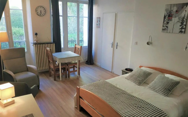 Joli studio calme parking proche thermes et centre