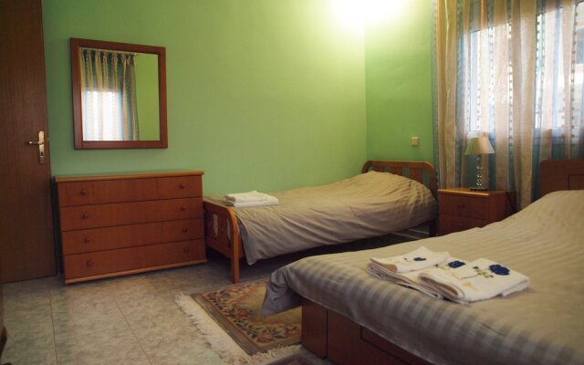 Charming Trikala Apartment With Garden & Central Heating