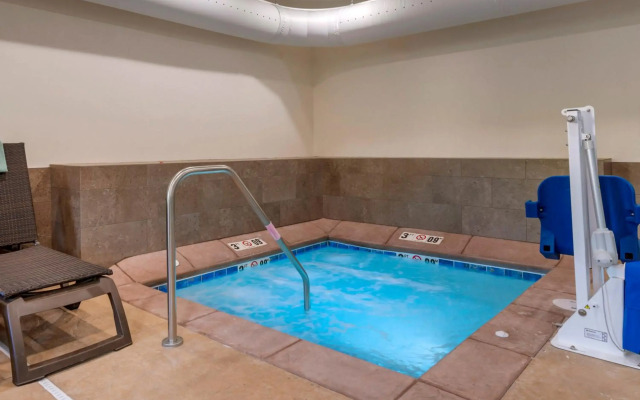 Comfort Inn & Suites