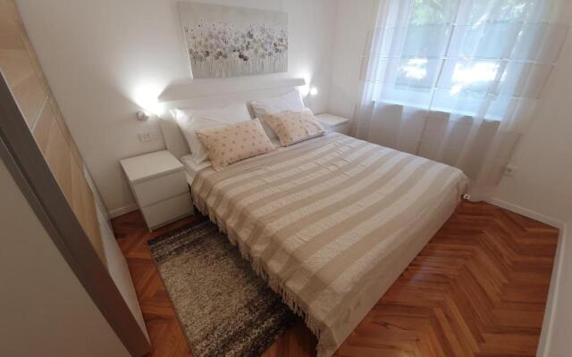 Apartman Leona 4*, Kantrida