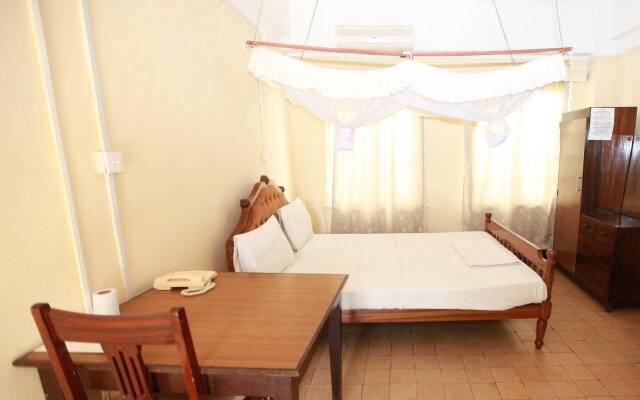 New Palm Tree Hotel