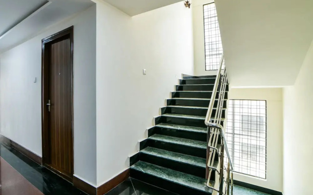 OYO 23589 Crown Palace